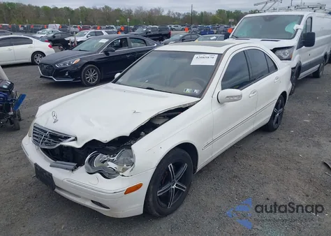 2003 Mercedes-Benz C 240 из США, поврежденный, VIN WDBRF81J63F366329